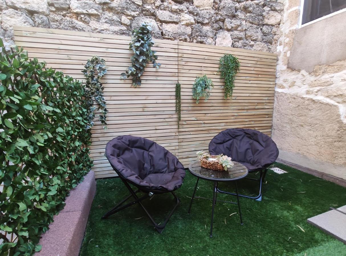 Chez Leon - Clim' & Patio - Appart Loupian Centre Exterior foto